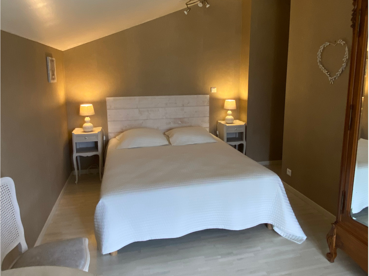 Chambre 1 - Lit double queen size
